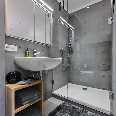 G17 * インスブルック